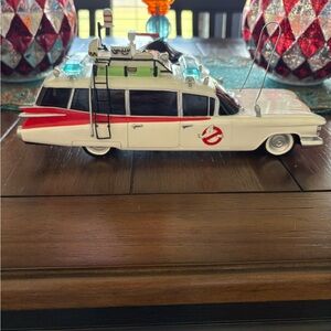 The Bradford Exchange Ghostbusters Ecto-1 Model in White and Red